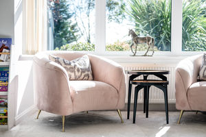 Lounge bay- click for photo gallery